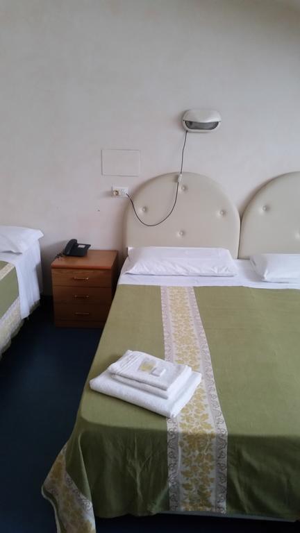 קיאנצ'נו טרמה Albergo Margherita חדר תמונה